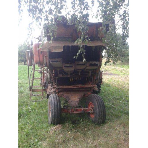 Комбайн Нива