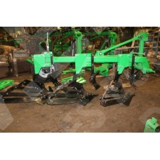 Плуг трехкорпусный навесной PNVB 3‒40 с предплужником