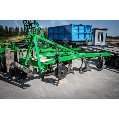 Плуг навесной серии ПНВ 5-35 (Предплужник по полю)