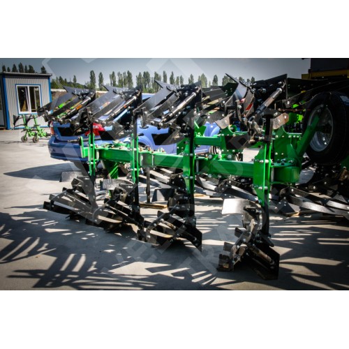 Плуг оборотный навесной серии ПОН 3-35 +1