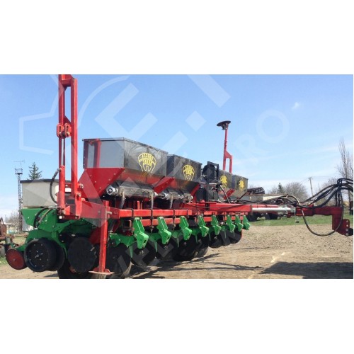 Сеялка пропашная точного высева с системой контроля высева СПМ-8
